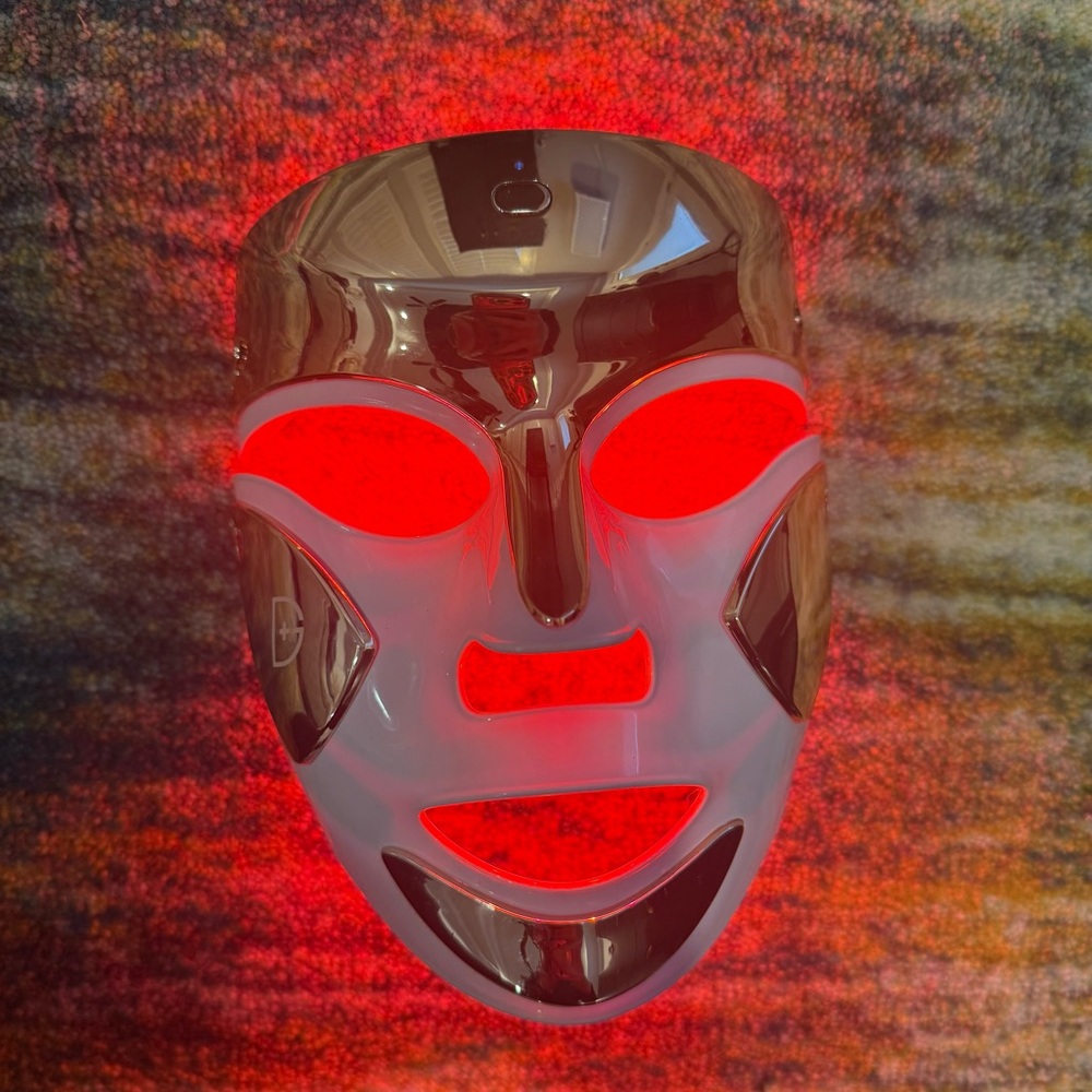 Dr. Dennis Gross DRx SpectraLite FaceWare Pro LED Mask - Picture 2 of 6